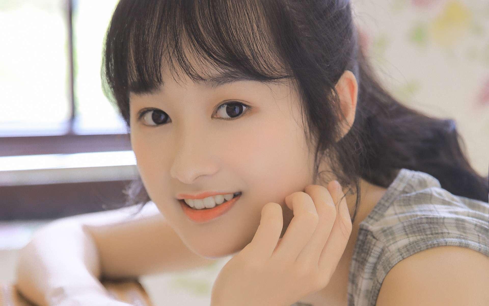 紅杏入墻