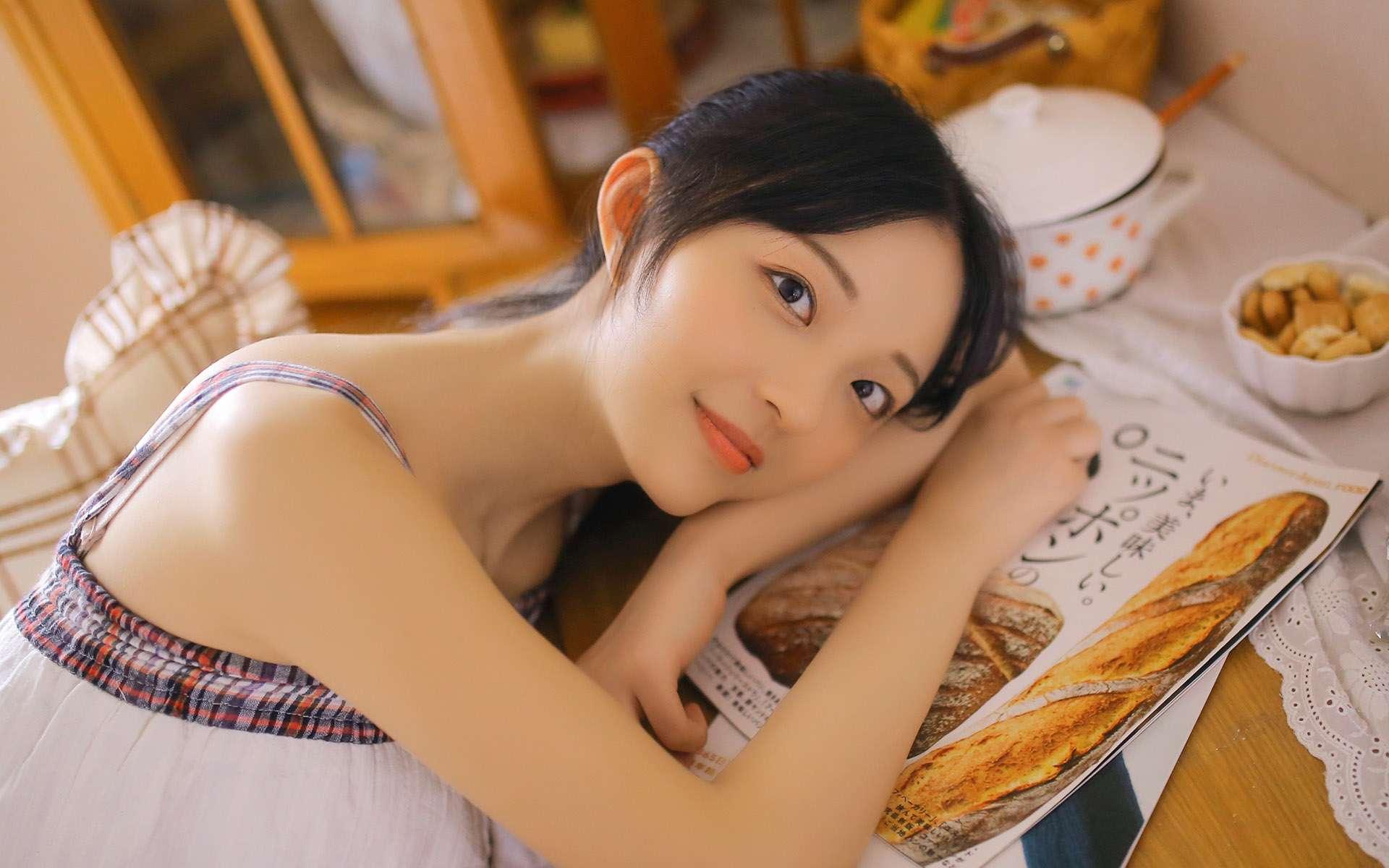 亚洲老妇女成熟毛茸茸