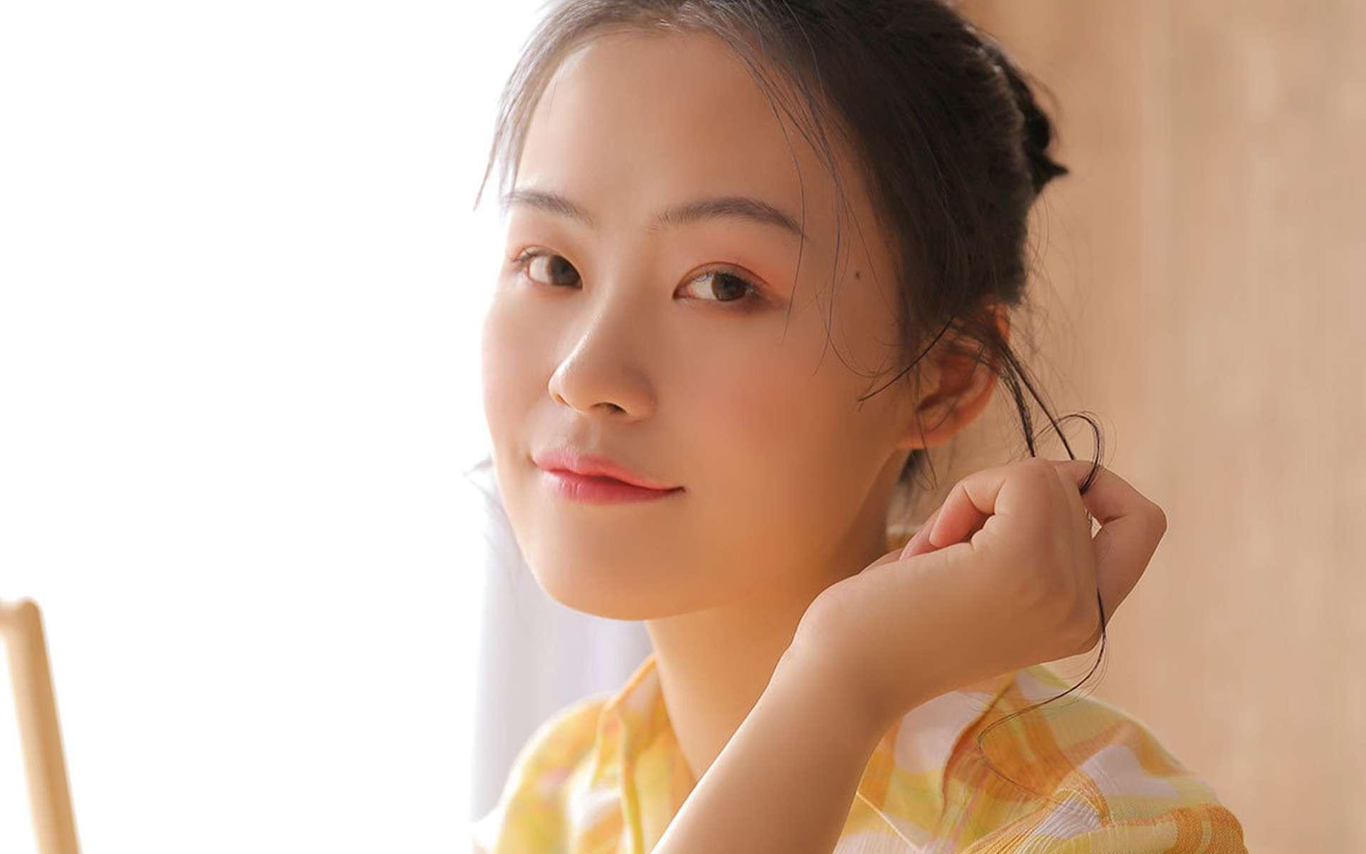 他在等