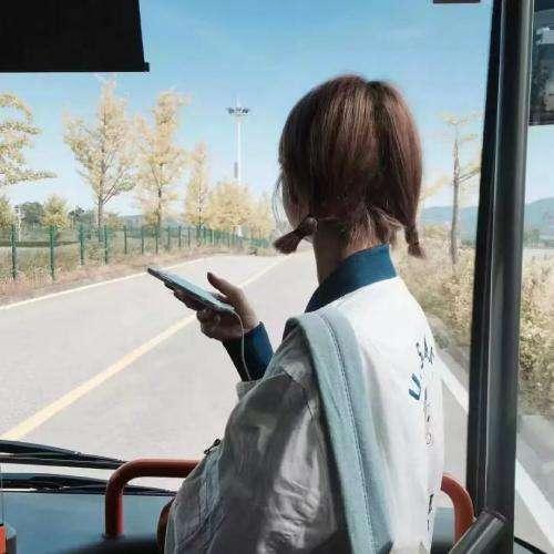 办公室秘书嗯啊在线观看