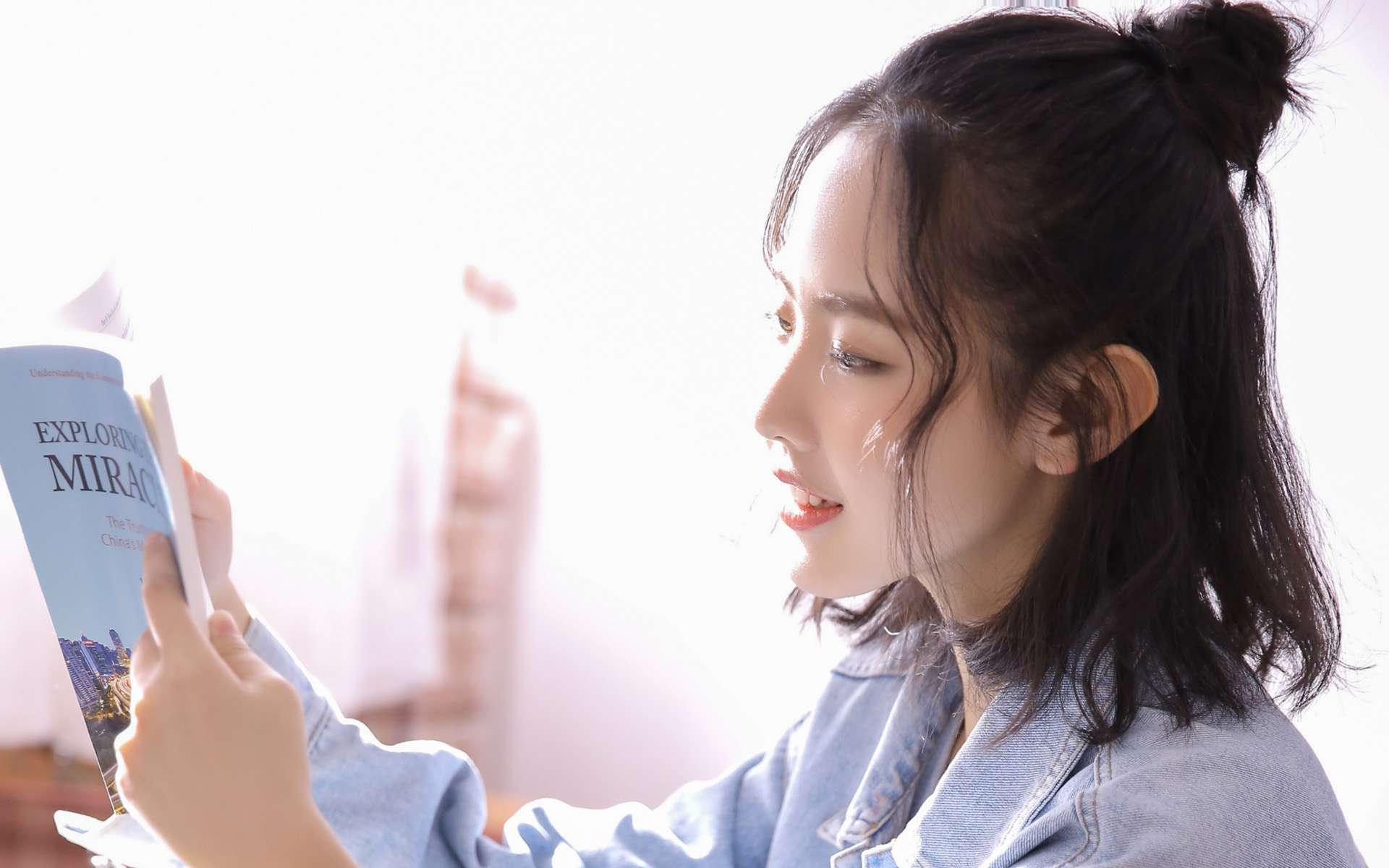 一桿梅子酒，白衣返北涼