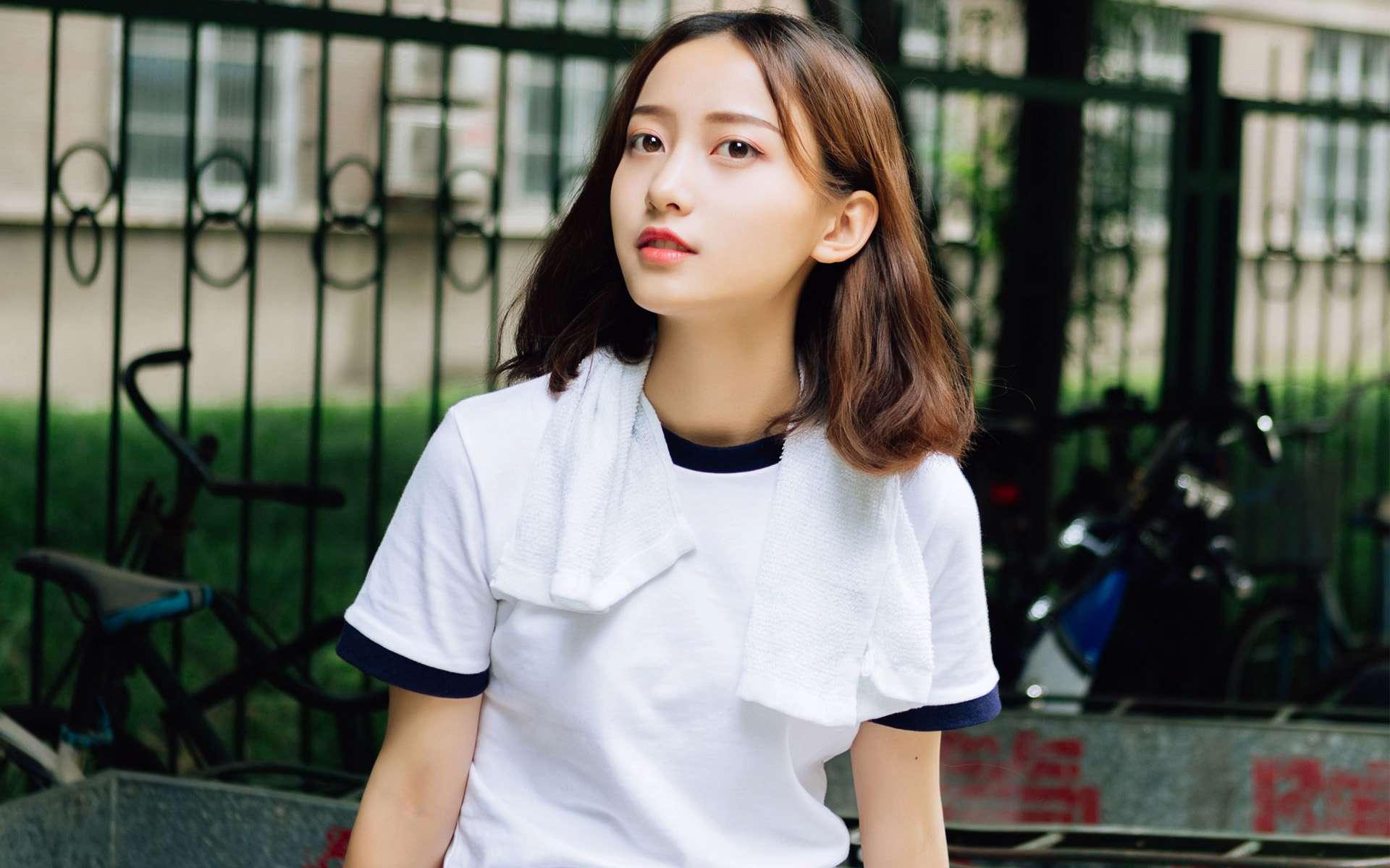 夏姑娘可是有后臺的人