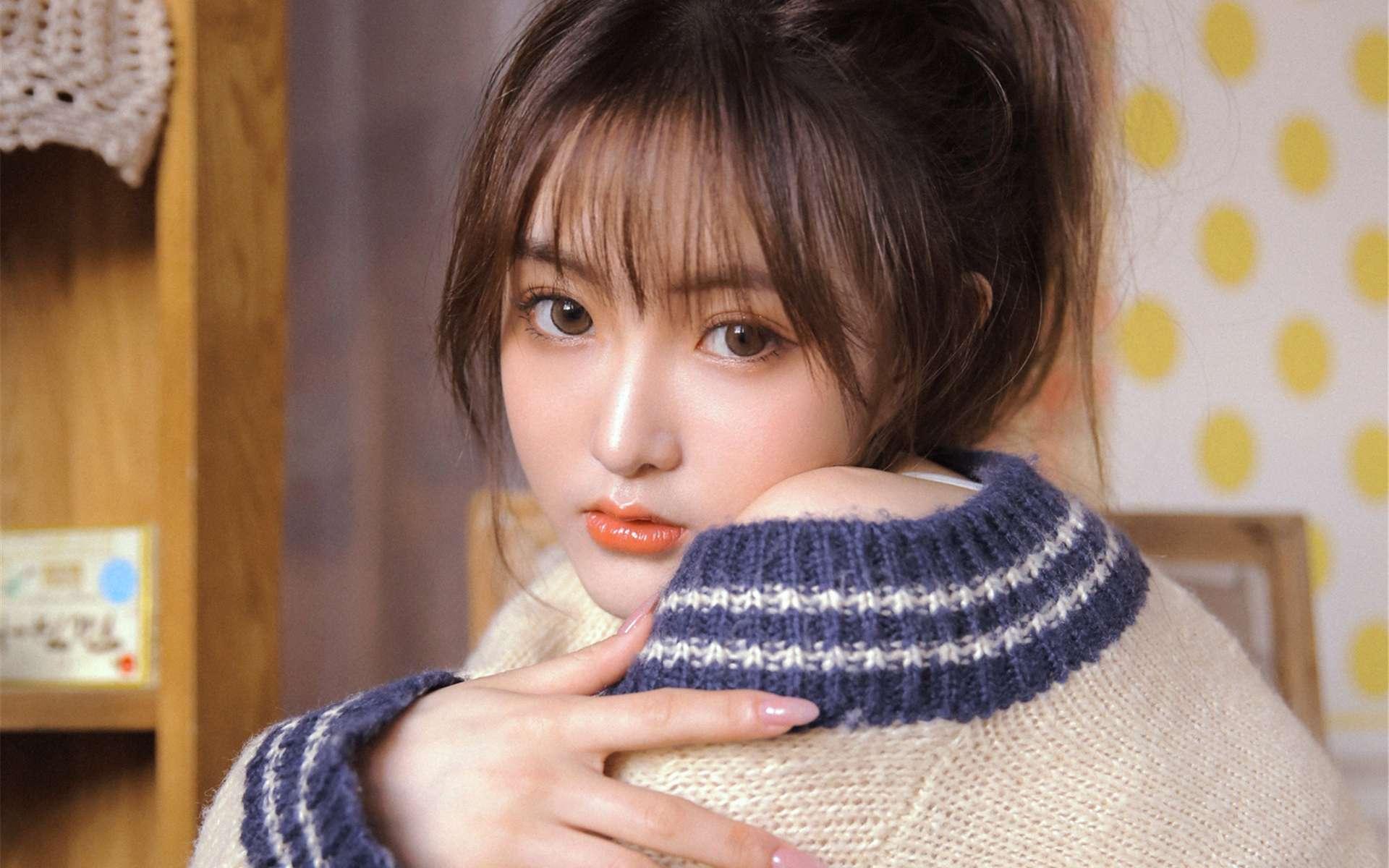 娇小18