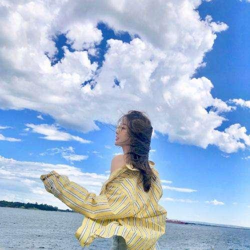 年轻的女邻居8