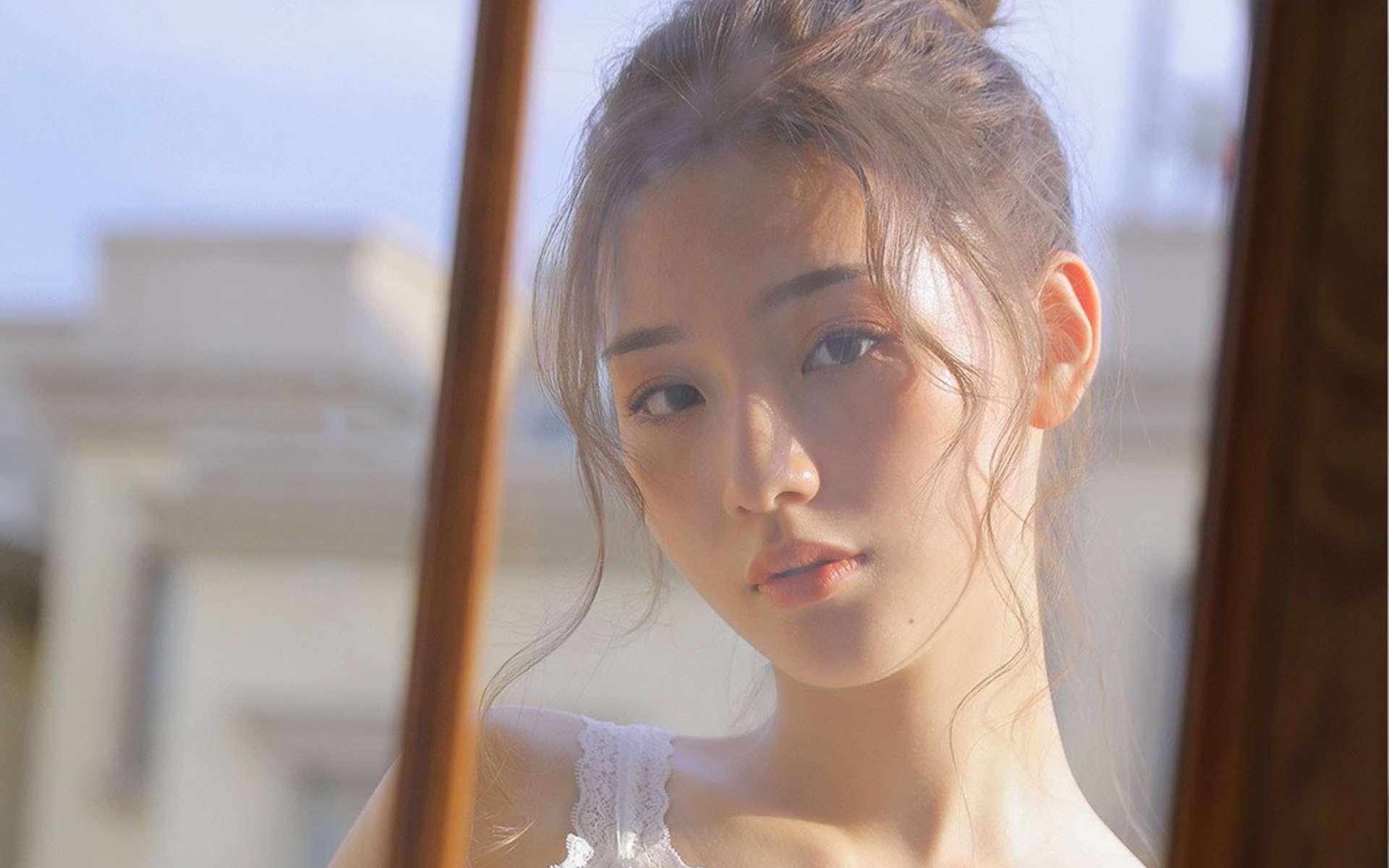 放荡的闷骚娇妻h卖黄瓜老板