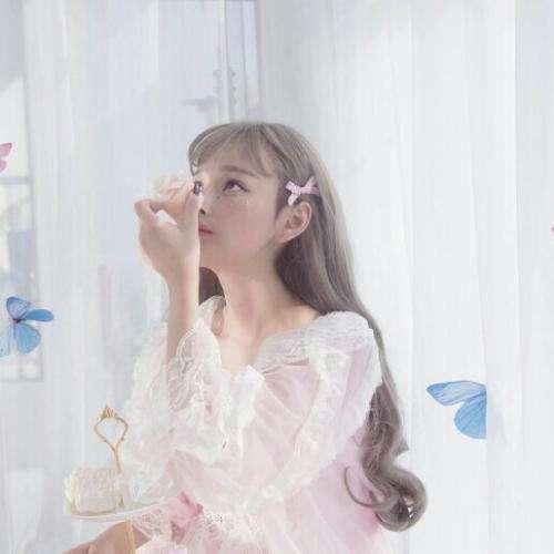 今日前來，有一事請姑娘幫忙