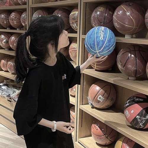 欧美无人区码卡二三卡四卡