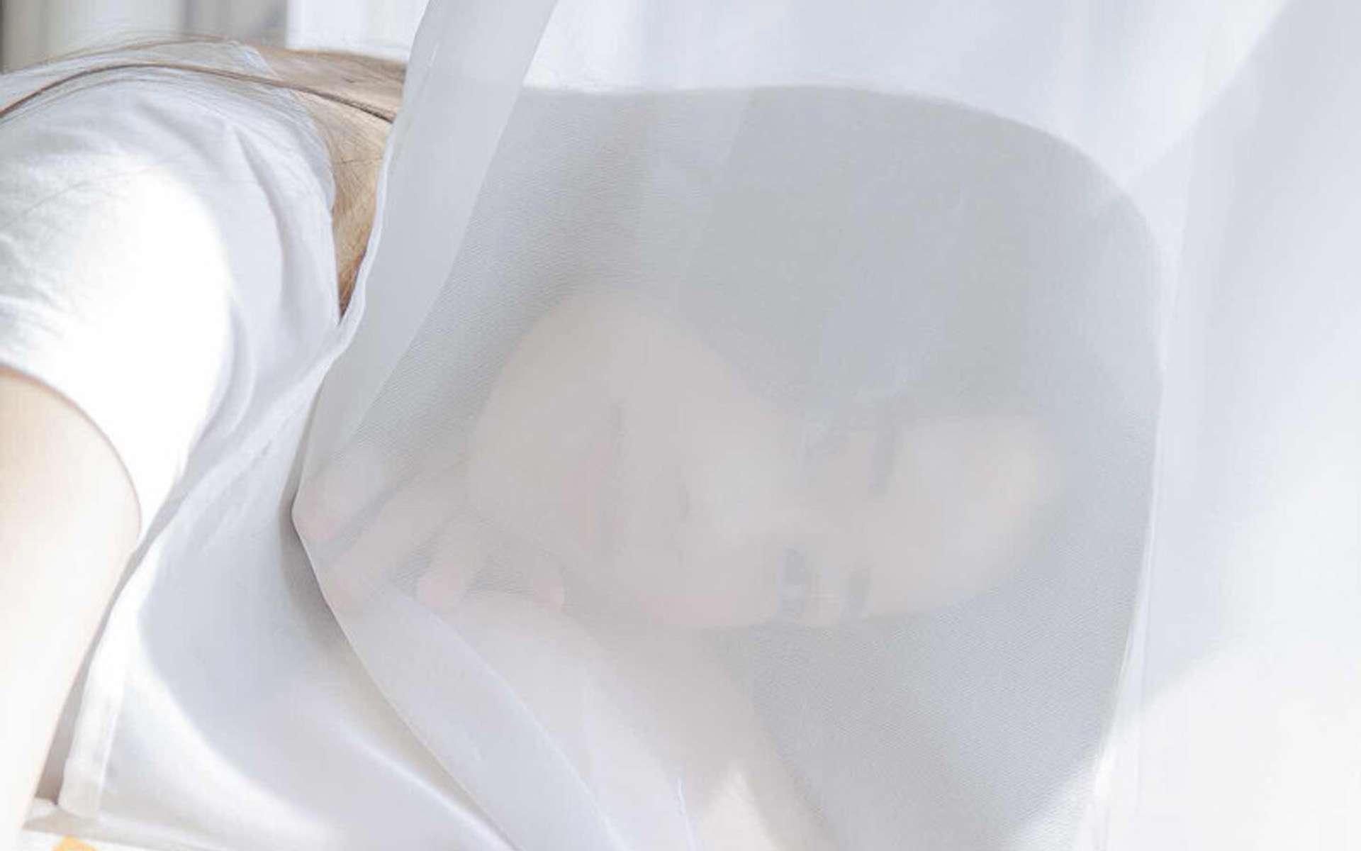男狂揉女奶胸60分钟视频