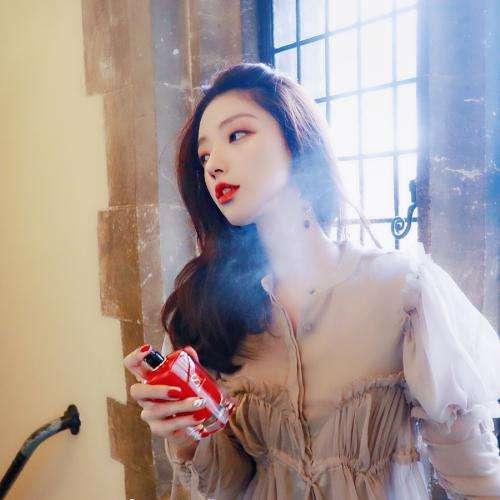 美女的屁股.全身