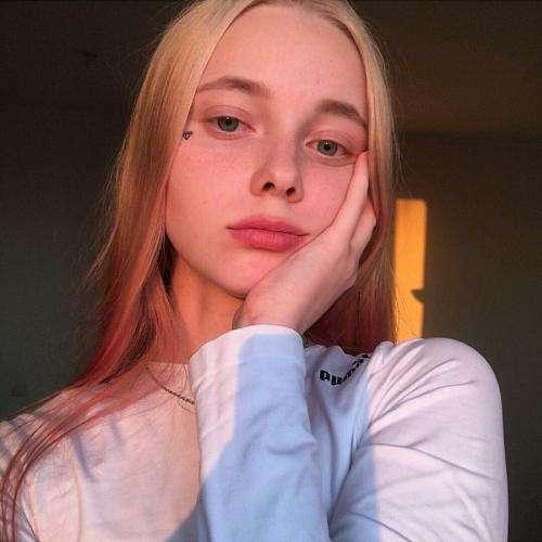 脱掉她的衣服