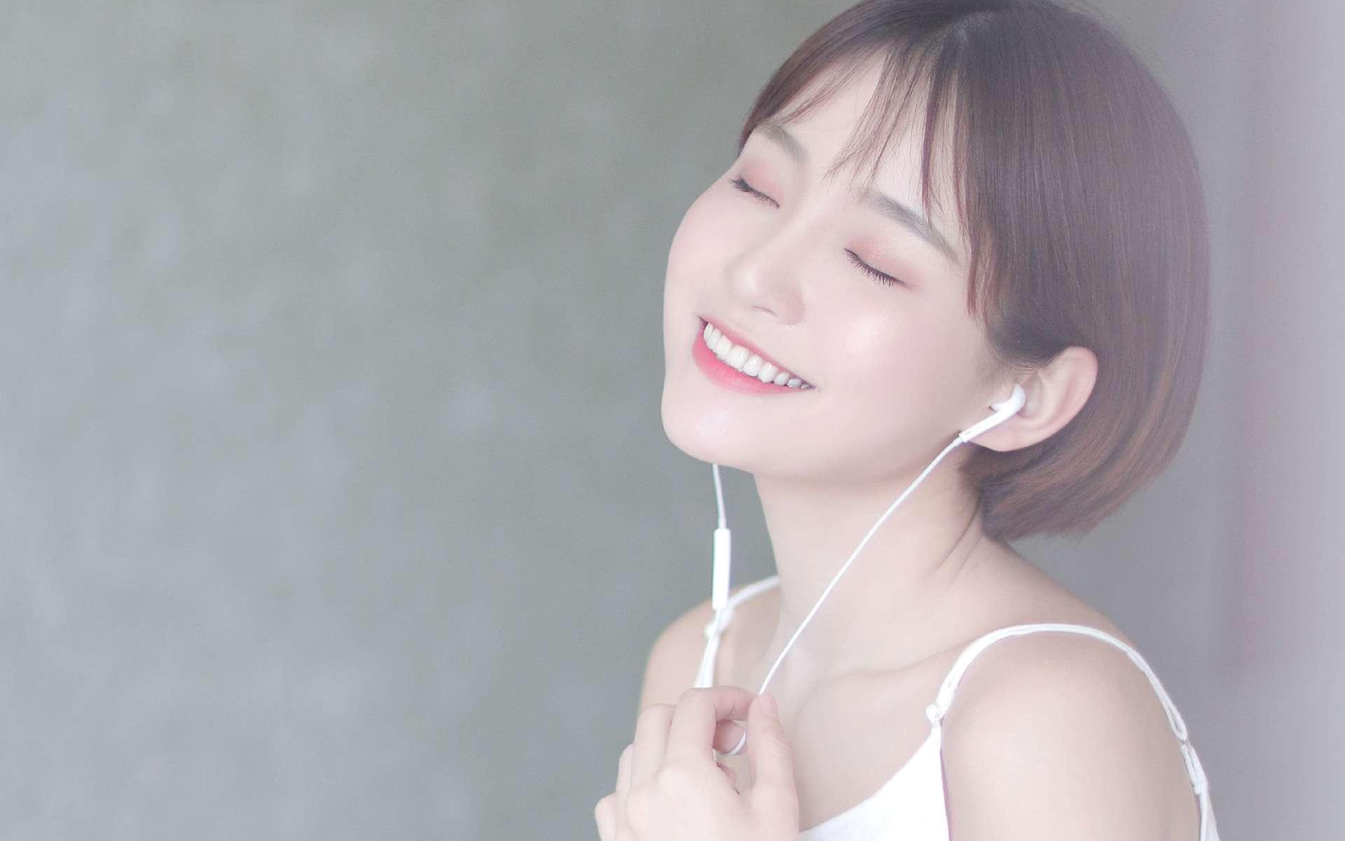 艺术院校水嫩清纯的大学美女