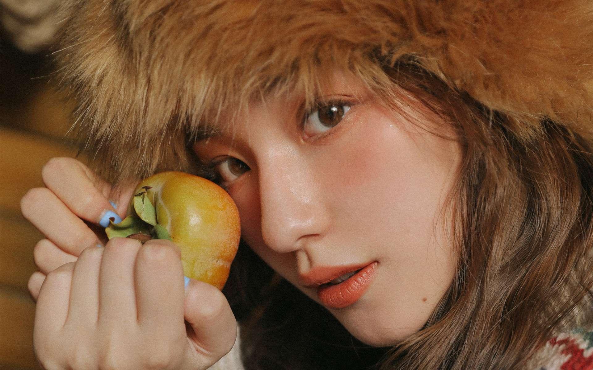 黑袍女子
