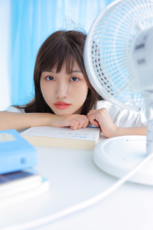 要不要我幫你揍這混蛋