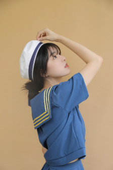 一個坐井一個觀天