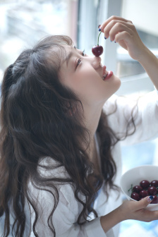 紫色雙眼