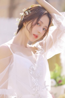 ：崢嶸