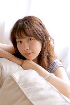 明明她挺美