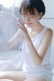 秦云歌求見
