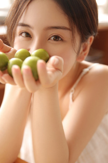 媚女，豪強(qiáng)