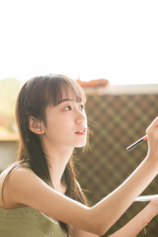 是那個她？