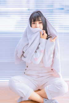 癡人更比黃花瘦