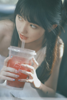 暗潮涌動