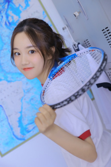 單手舉起