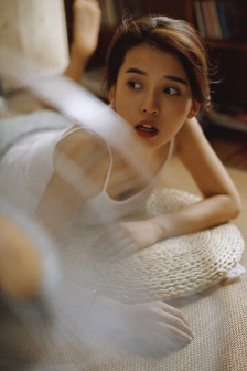 強烈不滿
