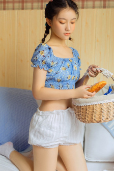 清晨空降林嘉莉家
